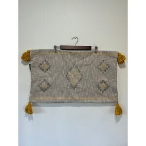 Mezzo pillow cover 25x15 tassels embroidered geomotric pattern zipper